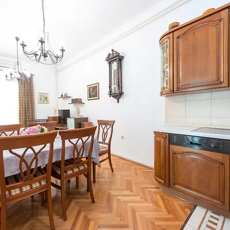 K&l Apartment *
